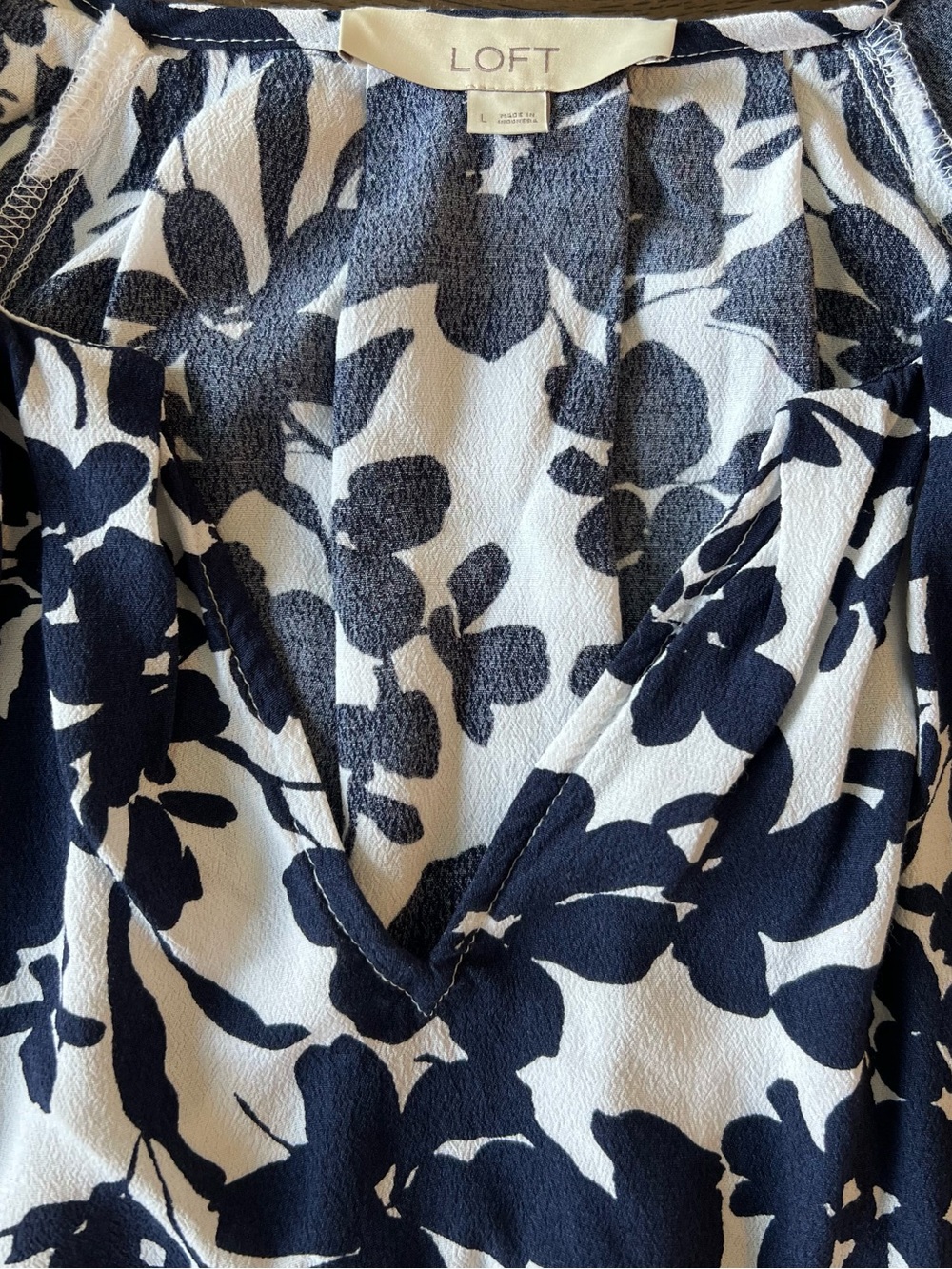 LOFT Navy and White Floral Peasant Blouse Lightweight - Picture 6 of 8